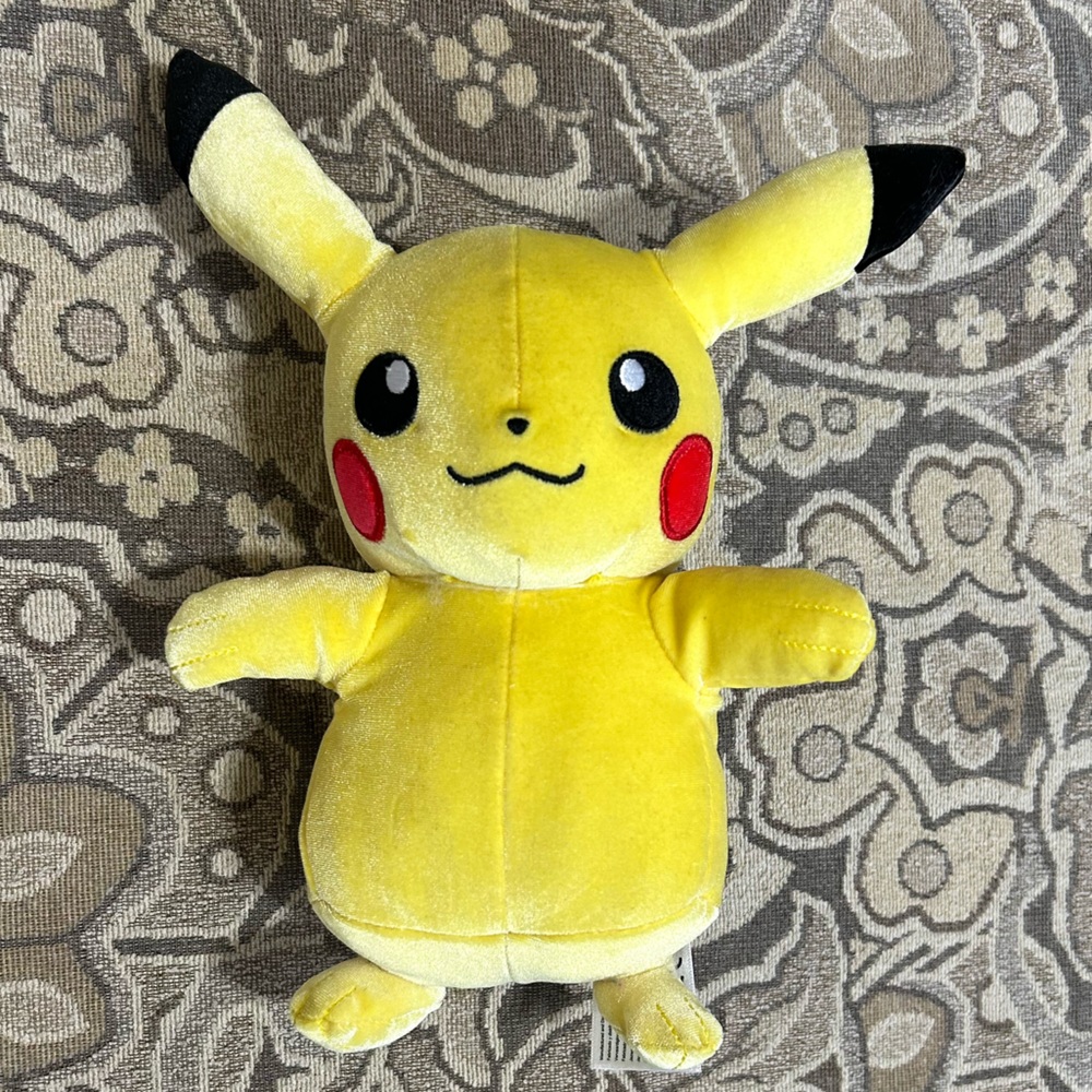 Pokemon Pikachu Velvet Plush 8” Stuffed Pokémon Nintendo Game Freak Jazwares
